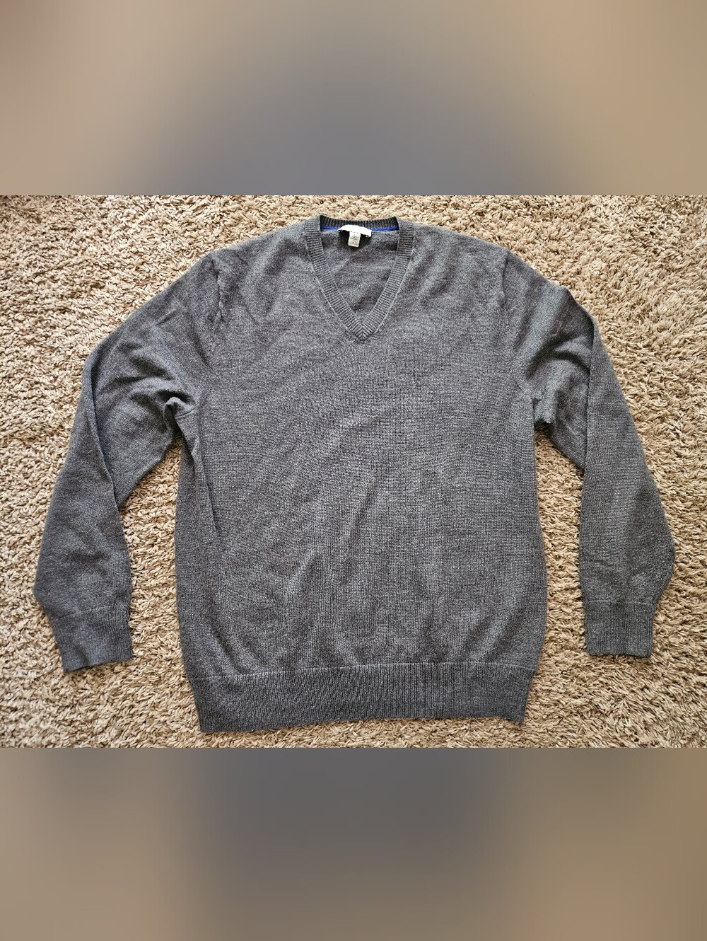 GAP Men's Gray V-Neck Extra Fine Merino 100% Wool Sweater Size Large